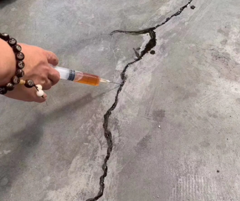 双鸭山混凝土裂缝修补技术详解​