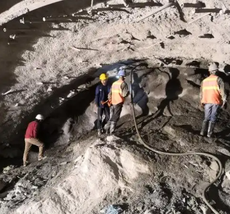 双鸭山拱顶带模注浆料的施工流程及注意事项